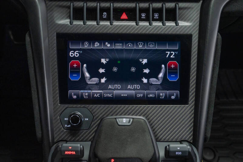 2023 Lamborghini Urus Performante