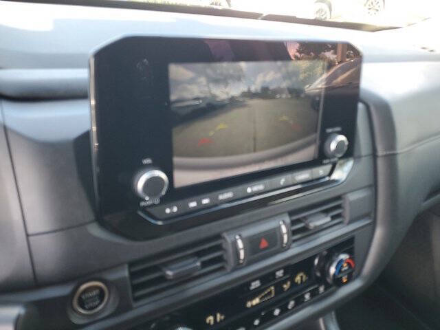 2023 Nissan Pathfinder S