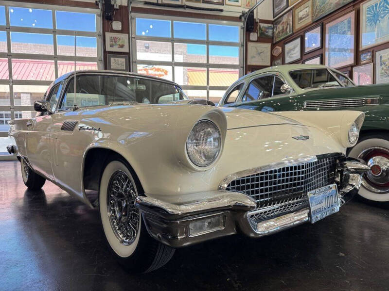 1957 Ford Thunderbird