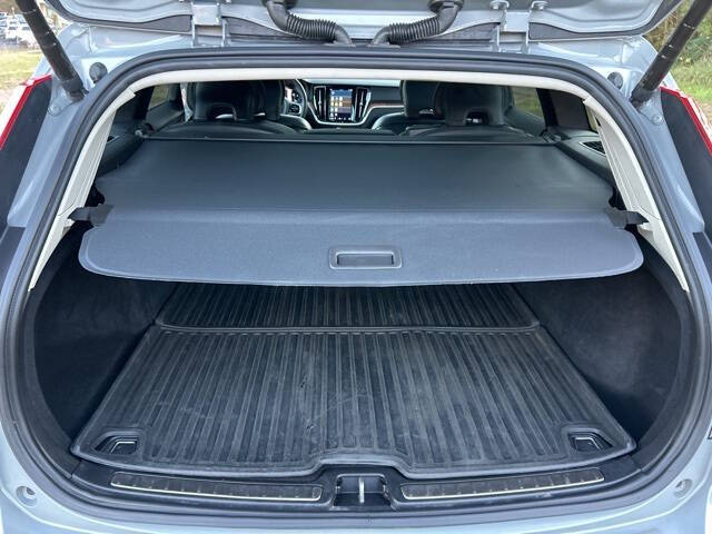 2024 Volvo V60 Cross Country B5 Plus