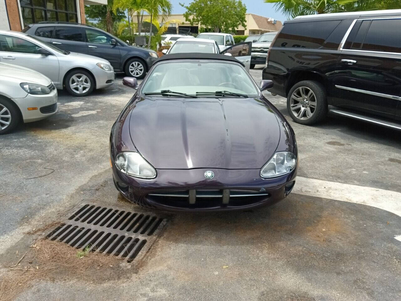 1998 JAGUAR XK8 Convertible - $4,450