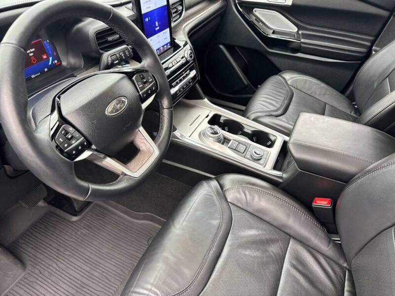 2023 Ford Explorer Platinum