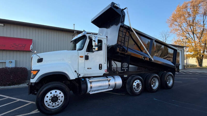 2019 International HX515