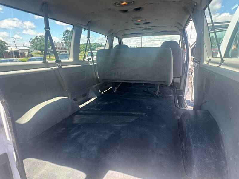 2005 Ford E-Series E-350 SD XL