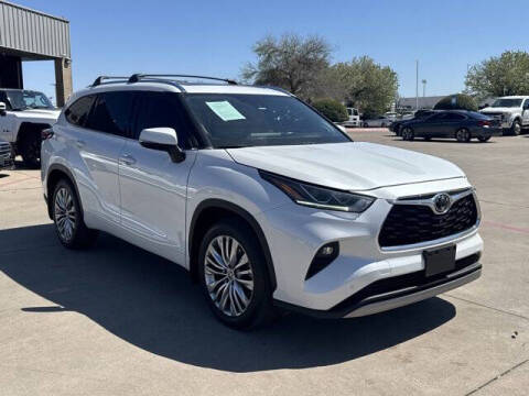 2022 Toyota Highlander for sale at KIAN MOTORS INC in Plano TX