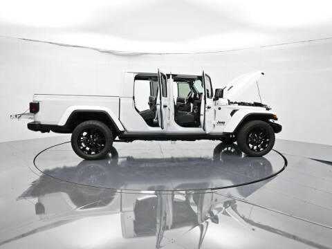 2025 Jeep Gladiator NightHawk
