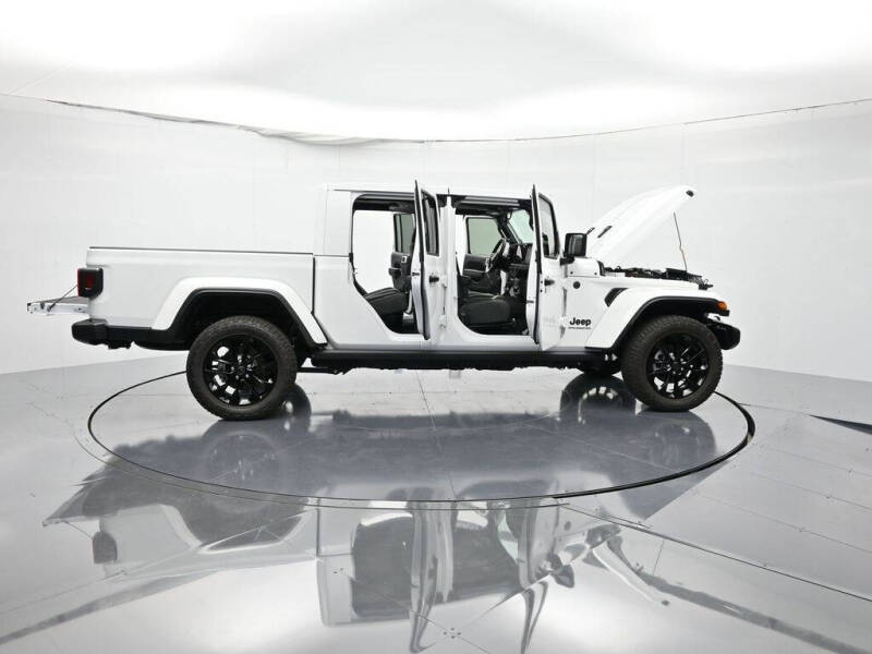 2025 Jeep Gladiator NightHawk