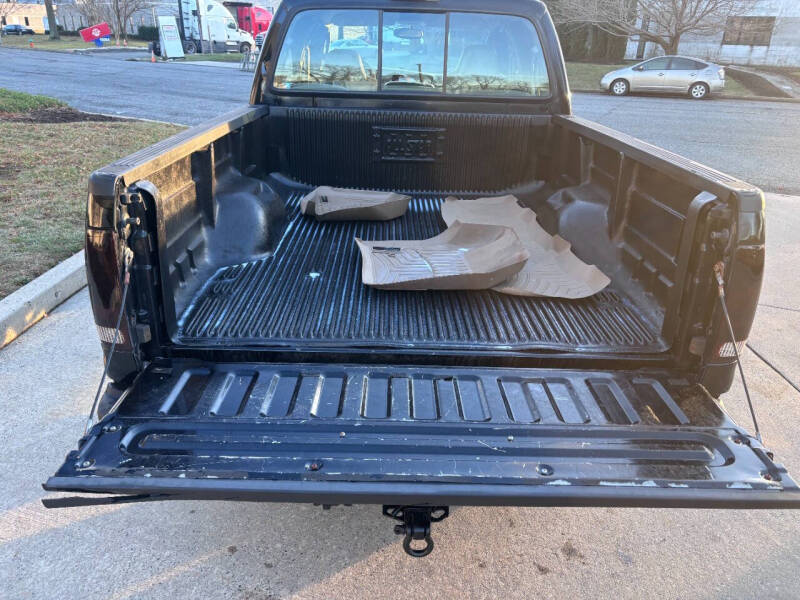 2005 Ford F-250 Super Duty Lariat photo 24