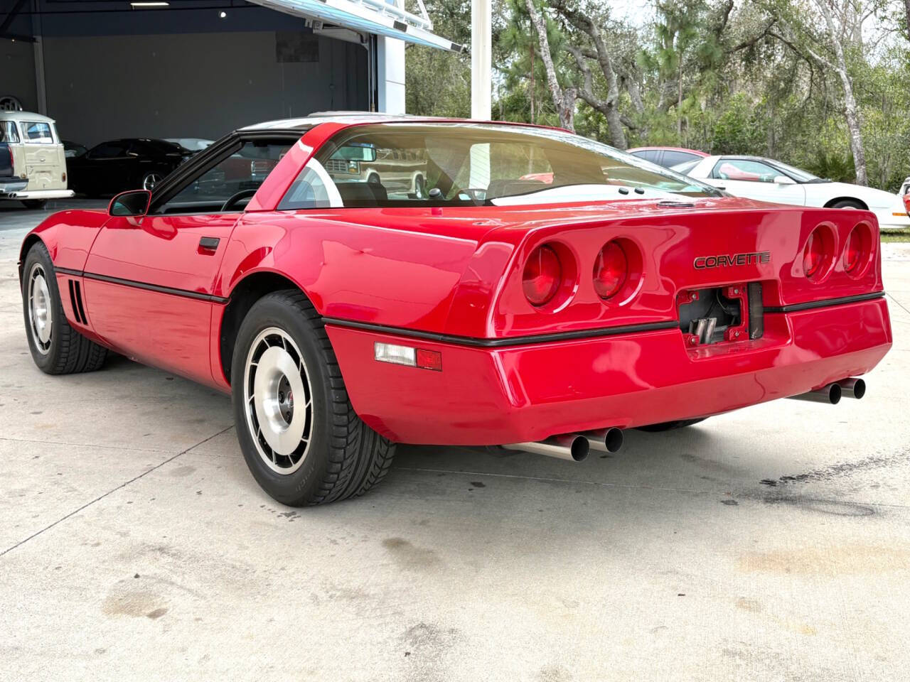 1985 Chevrolet Corvette 10