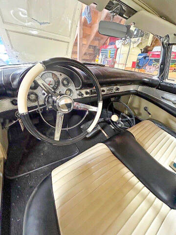 1957 Ford Thunderbird