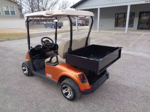 2017 E-Z-GO RXV