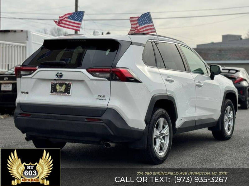 2021 Toyota RAV4 Hybrid XLE