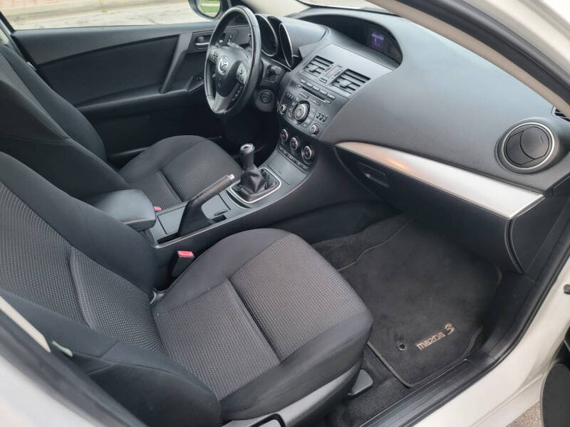 2013 Mazda MAZDA3 i Touring