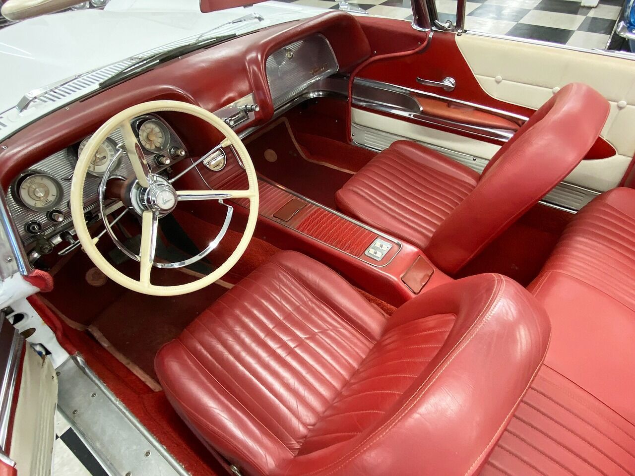 1960 Ford Thunderbird 14