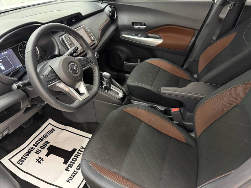 2020 Nissan Kicks SR