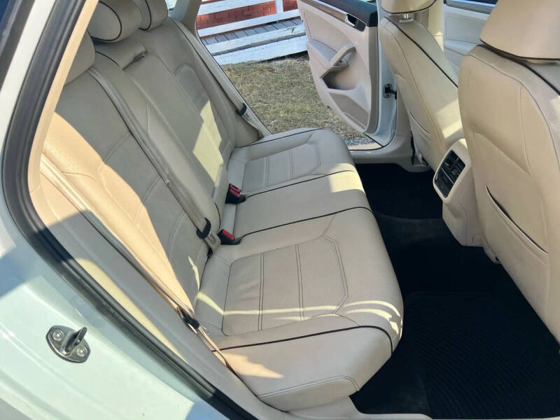 2017 Volkswagen Passat 1.8T SE