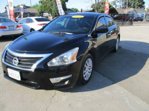 2013 Nissan Altima for sale at Grace Motors in Manteca CA