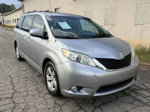 2012 Toyota Sienna LE 8-Passenger