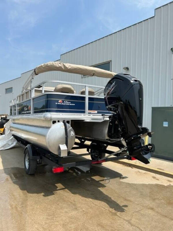 2025 Sun Tracker Bass Buggy 18 DLX