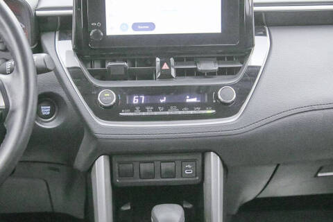 2025 Toyota Corolla Cross LE