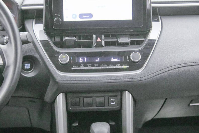 2025 Toyota Corolla Cross LE