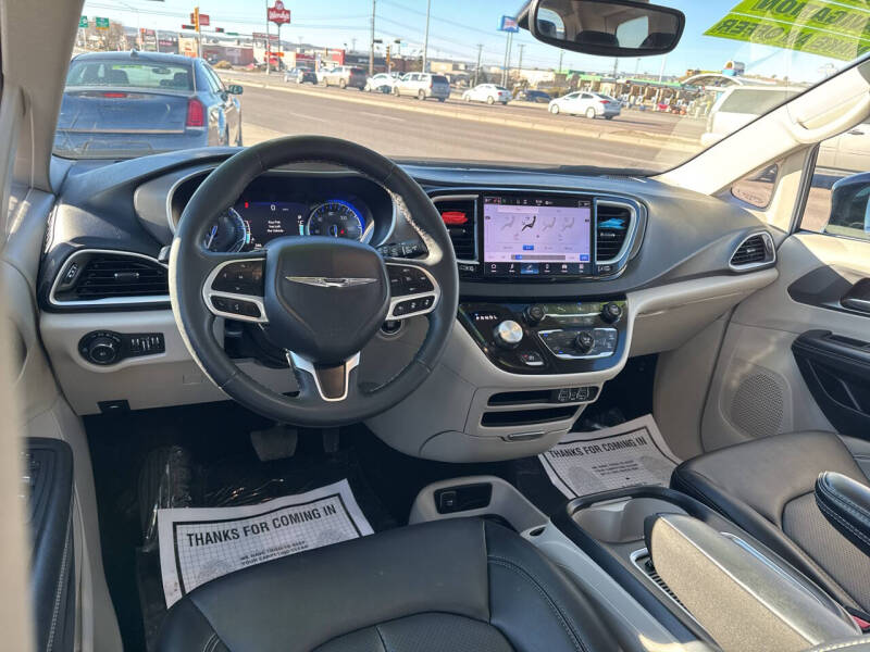 2024 Chrysler Pacifica Touring L