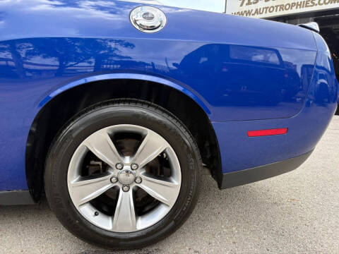 2021 Dodge Challenger SXT