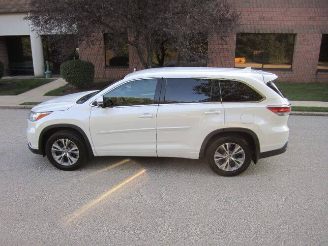 2016 Toyota Highlander LE