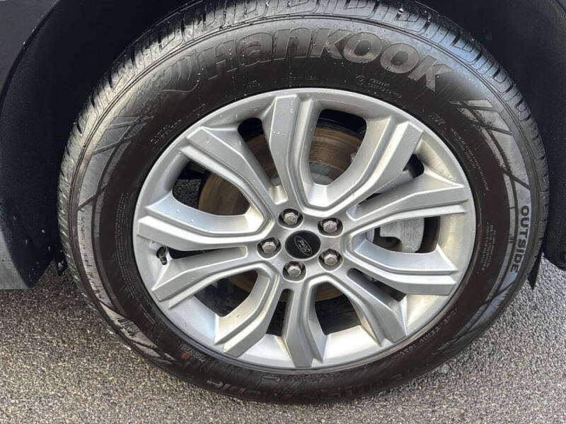 2024 Ford Edge Titanium