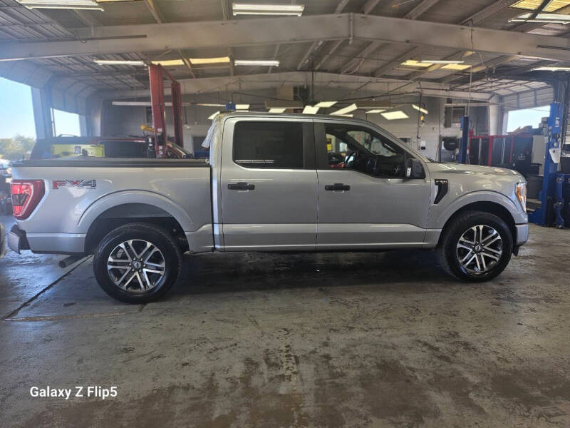 2021 Ford F-150 XL's photo