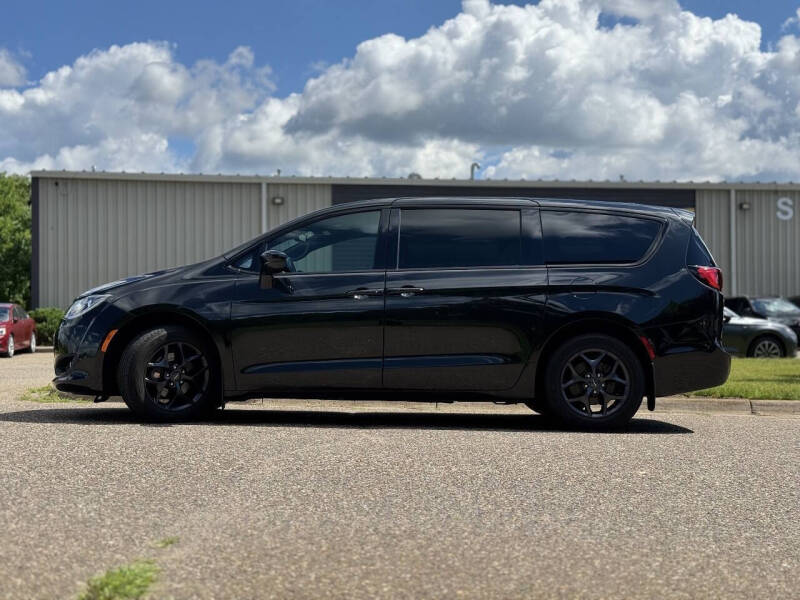 2020 Chrysler Pacifica Touring