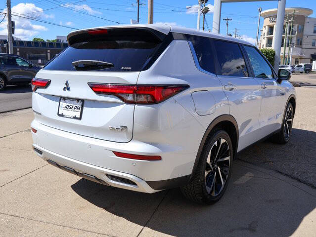 2025 Mitsubishi Outlander PHEV SE