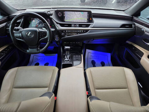 2020 Lexus ES 300h