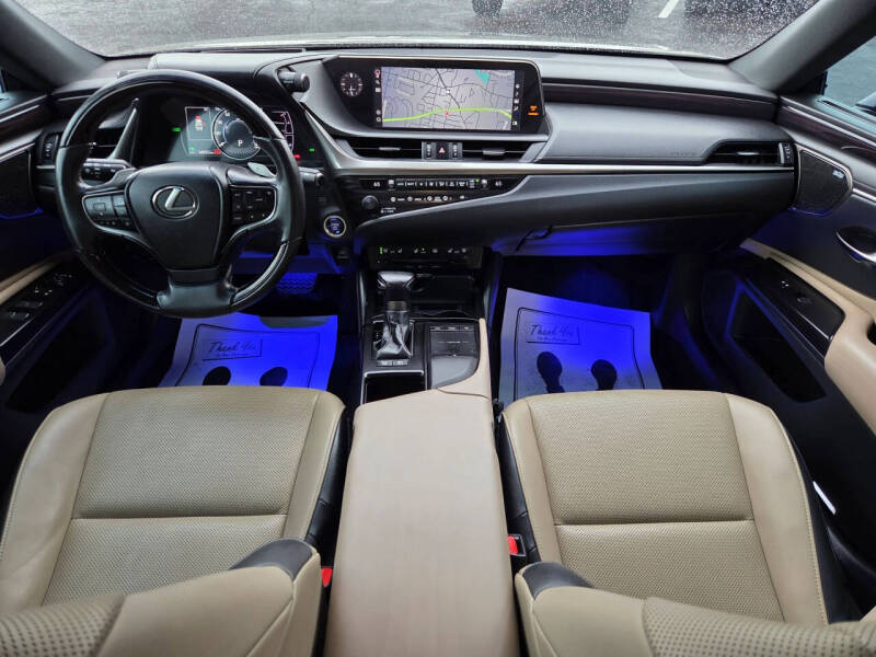 2020 Lexus ES 300h