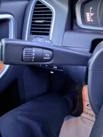 2016 Volvo XC60 T5 Drive-E Platinum