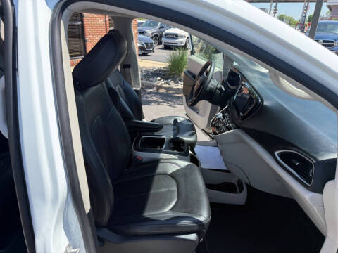 2023 Chrysler Pacifica Touring L