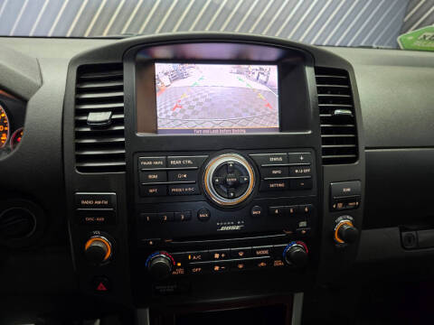 2012 Nissan Pathfinder LE