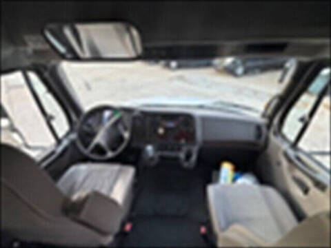 2017 Freightliner M2 106