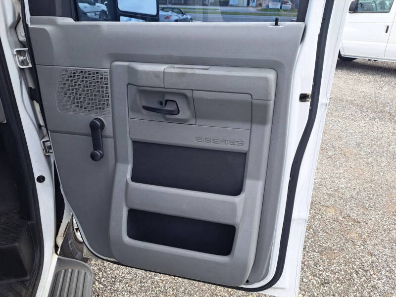 2013 Ford E-Series E-350 SD