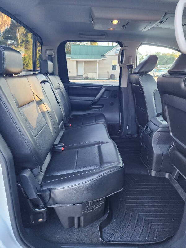 2011 Nissan Titan SL