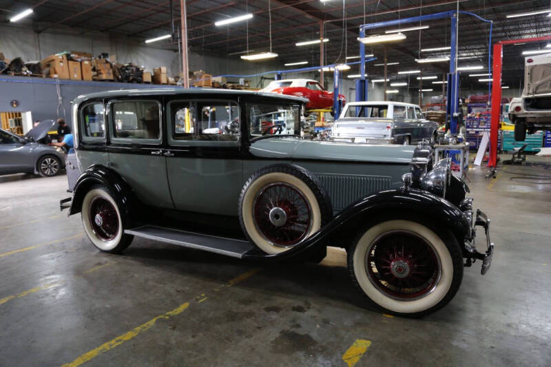 1929 Packard 8 LIMOUSINE