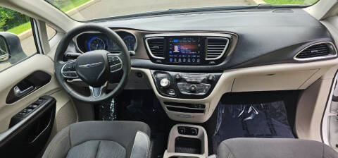 2017 Chrysler Pacifica Touring