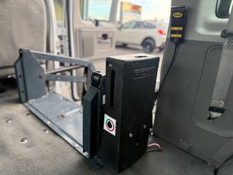 2011 Ford E-Series E-350 SD XLT