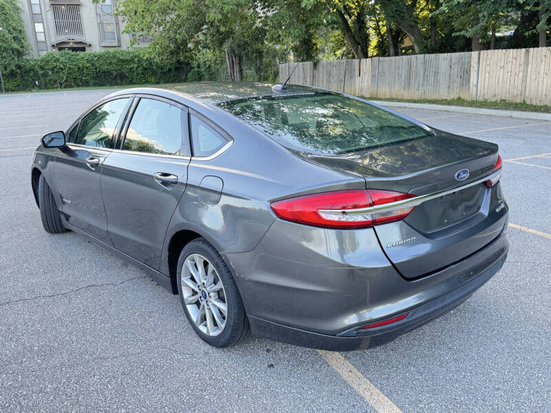 2017 Ford Fusion Hybrid SE
