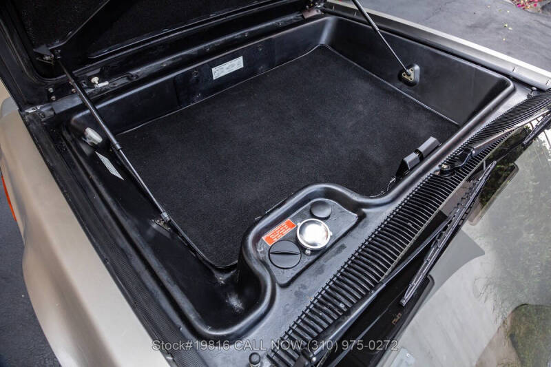 1981 DeLorean DMC-12