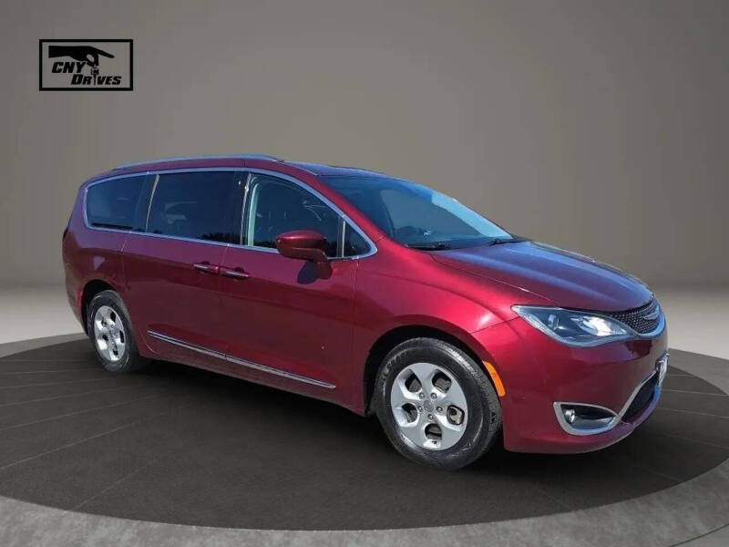 2017 Chrysler Pacifica Touring-L Plus