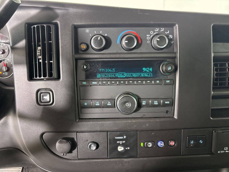2024 Chevrolet Express LT 3500