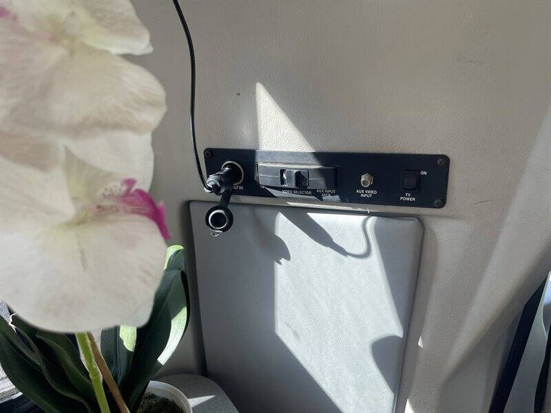 2004 Winnebago Rialta 22QD