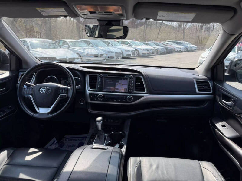 2017 Toyota Highlander