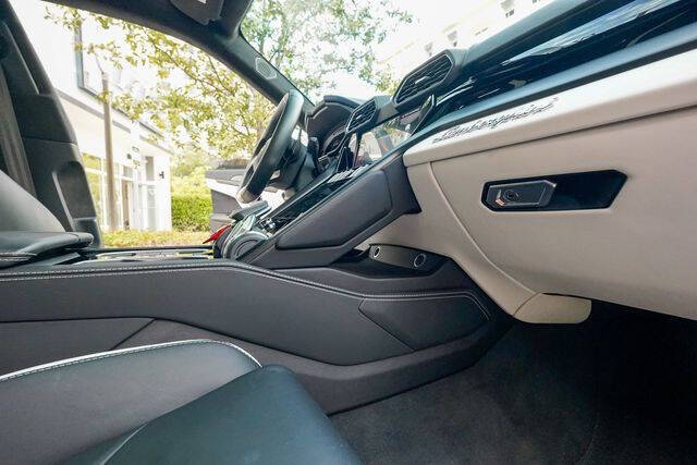 2024 Lamborghini Urus S